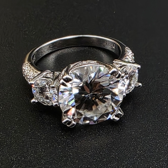 Moissanite Cartel Jewelry - 5ct Moissanite 3-Stone Ring – Size 6 (S925 Solid Silver)